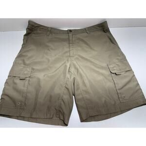 Magellan Outdoors Men’s Fishing Cargo Shorts Khaki Sz 38 Beach